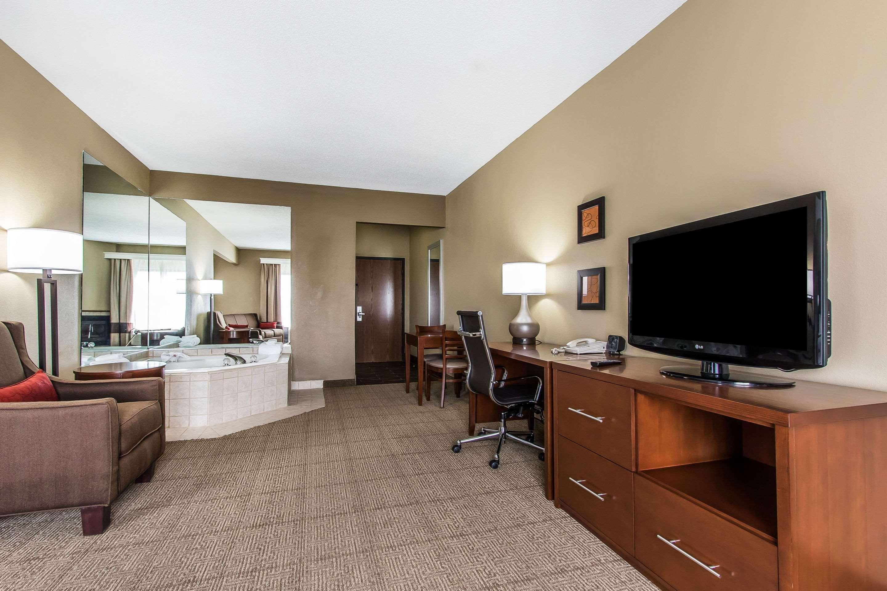 Comfort Suites Еффінґгем Екстер'єр фото